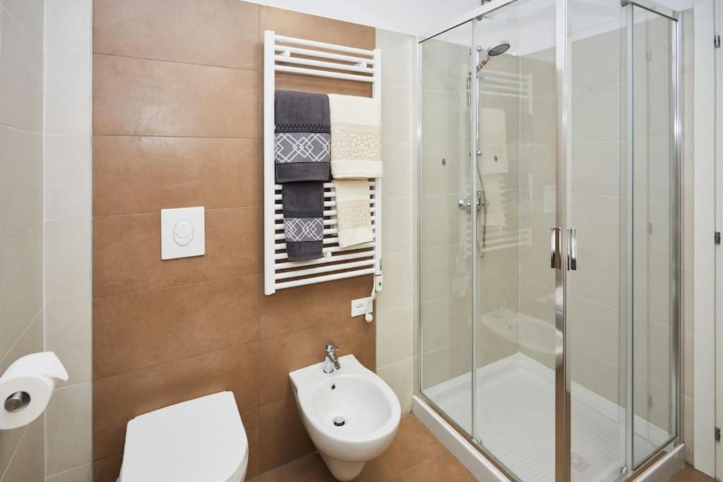 Center Aviano Comfort Suite Free Parking Wifi Eksteriør billede