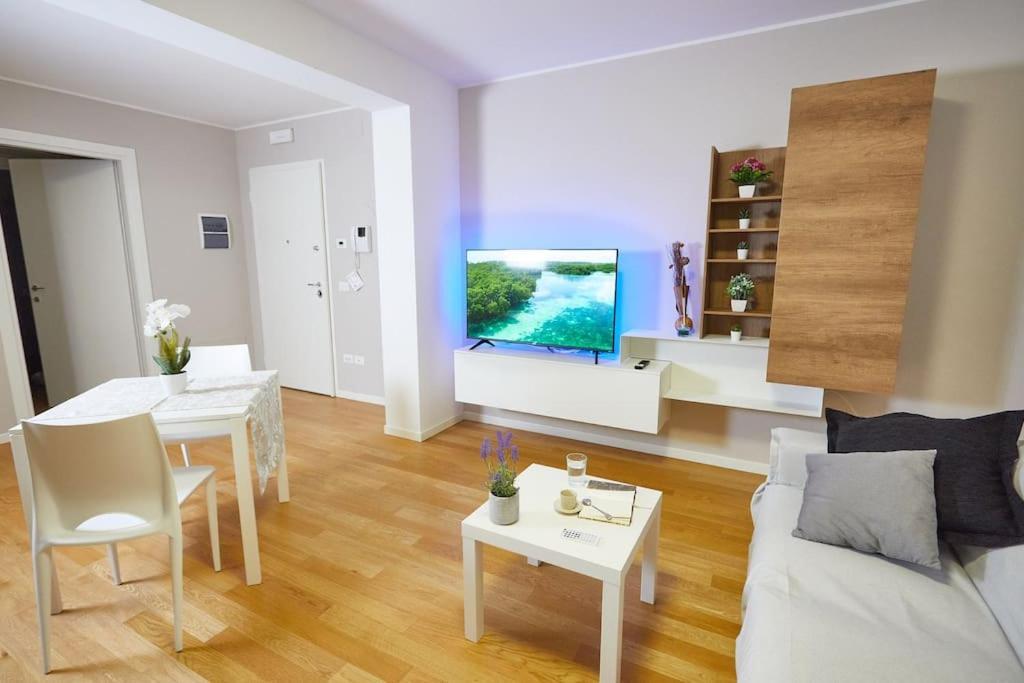 Center Aviano Comfort Suite Free Parking Wifi Eksteriør billede