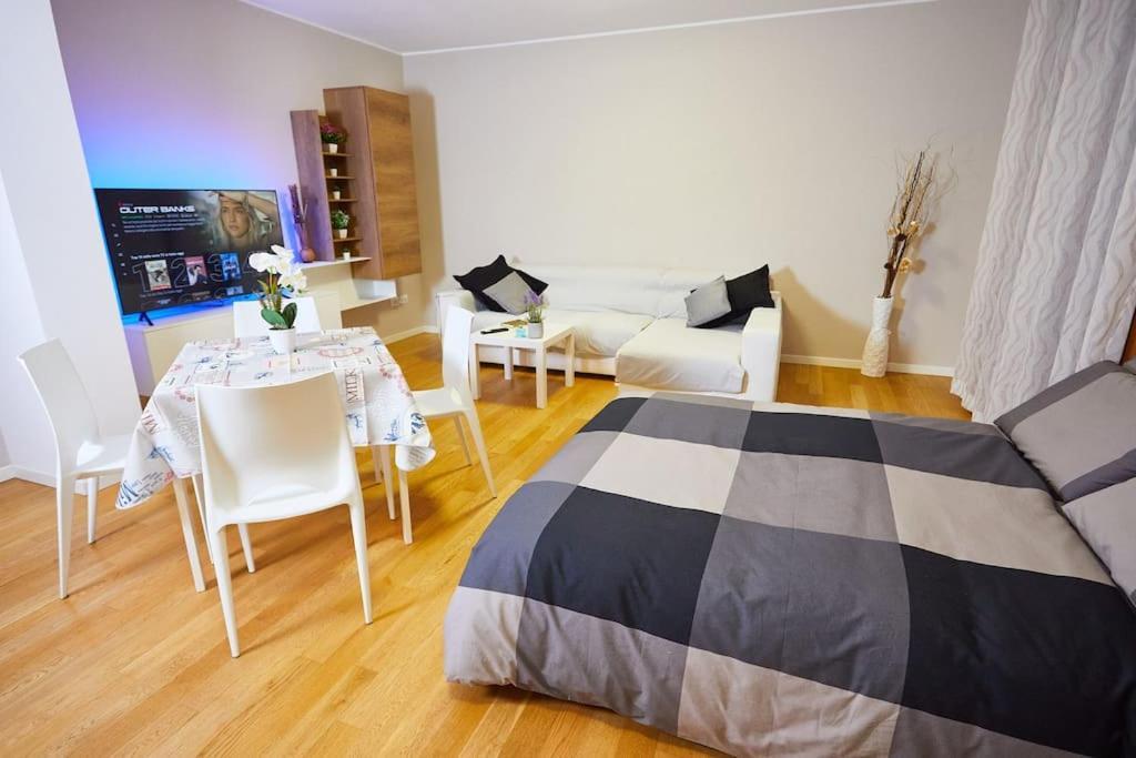 Center Aviano Comfort Suite Free Parking Wifi Eksteriør billede